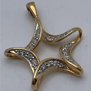 14k Gold and Diamond Star Pendant